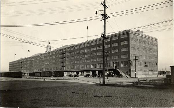 Southern Pacific Wholesale Grocers warehouse at China Basin 1934 AAF-0883.jpg