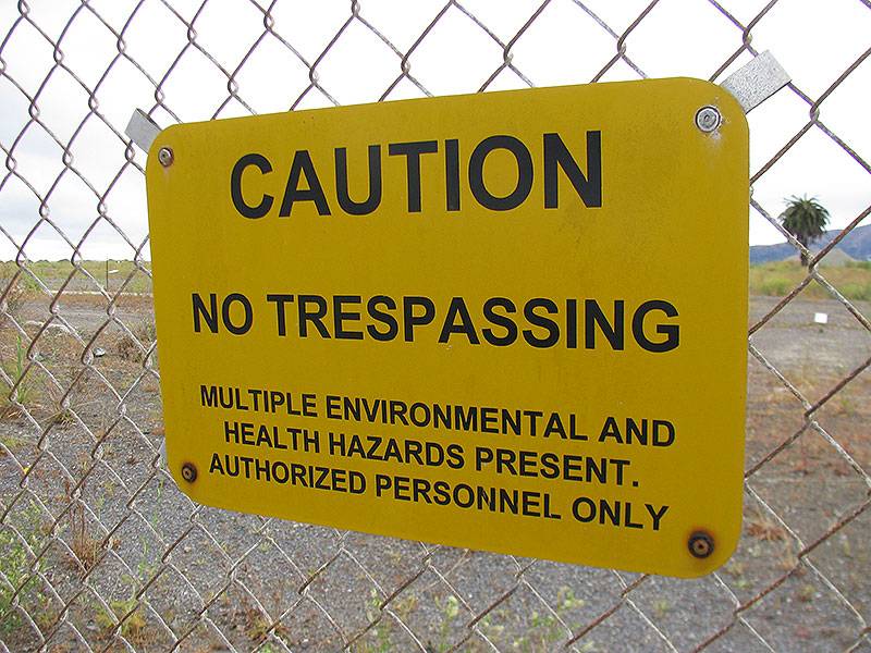 File:Hp-caution-no-trespassing-sign 3609.jpg