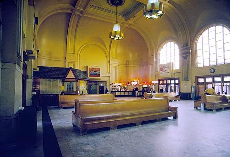 Interior-SP-station-at-3rd-and-Townsend-c-1960s.jpg