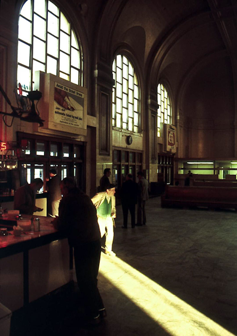 3interior-vertical-SP-station-at-3rd-and-Townsend-c-1960s.jpg