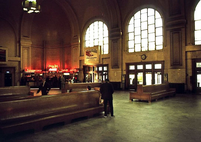 2interior-SP-station-at-3rd-and-Townsend-c-1960s.jpg