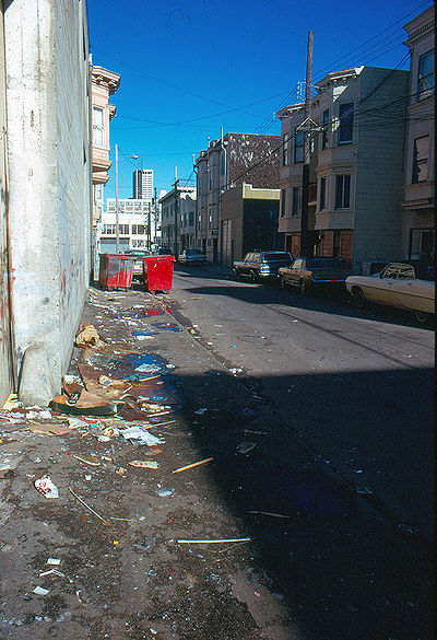 Garbage-strewn-alley-in-SOMA-1976.jpg
