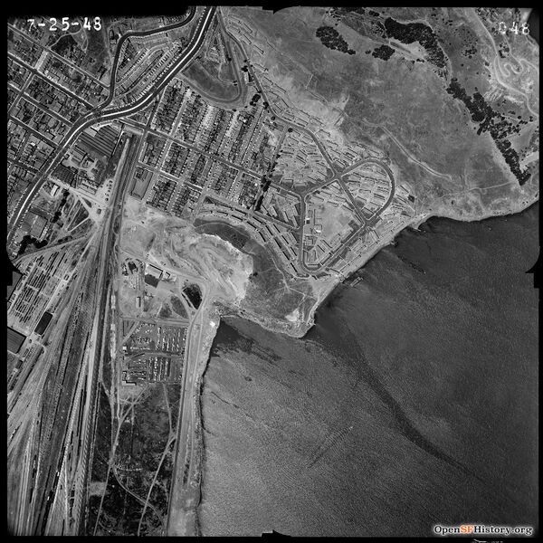 File:Bayview Hill, Little Hollywood, Candlestick Cove Housing, Southern Pacific Railroad yard, Visitacion Valley July 25 1948 opensfhistory wnp31.1948.048.jpg