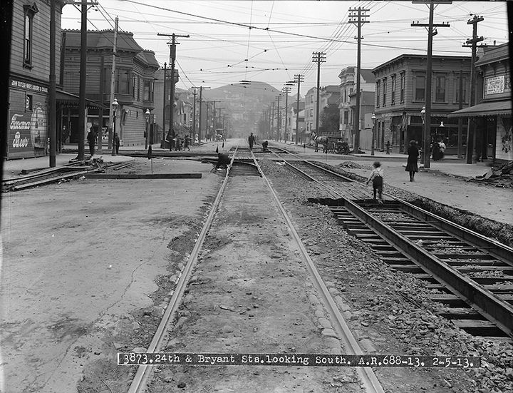 Streetcar-tracks-construction-at-24th-and-Bryant-looking-south-to-Bernal Feb-4-1913 U03873.jpg