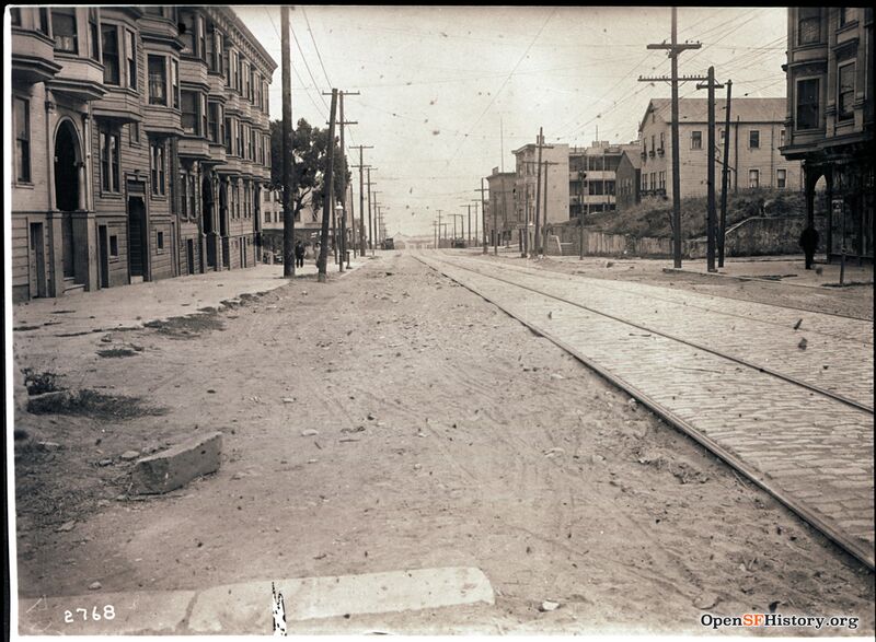 View East on Harrison from Essex-- Pier 24 is visible in the distance oct 18 1915 opensfhistory wnp36.01016.jpg