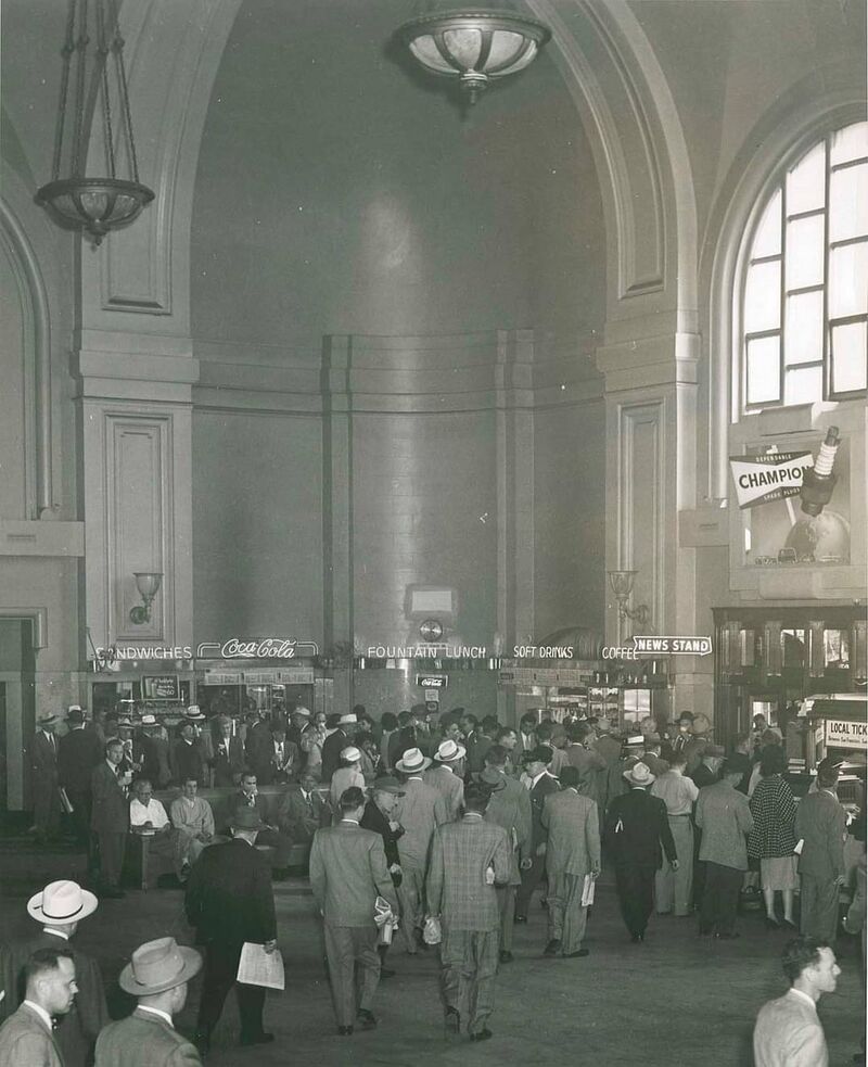 Interior SP station c 1950s.jpg